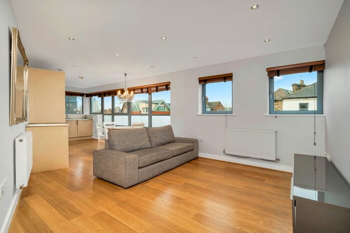 1 Bedroom Flat To Rent In Battersea Park Road, Battersea, London, SW11