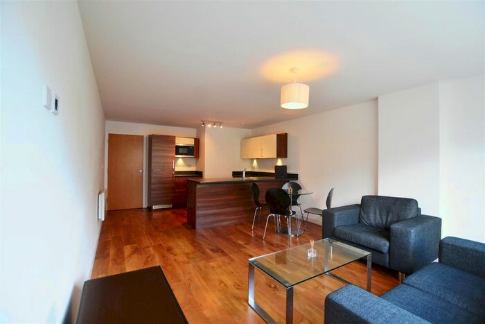 2 Bedroom Flat To Rent In Cavendish House, West Drayton, UB7