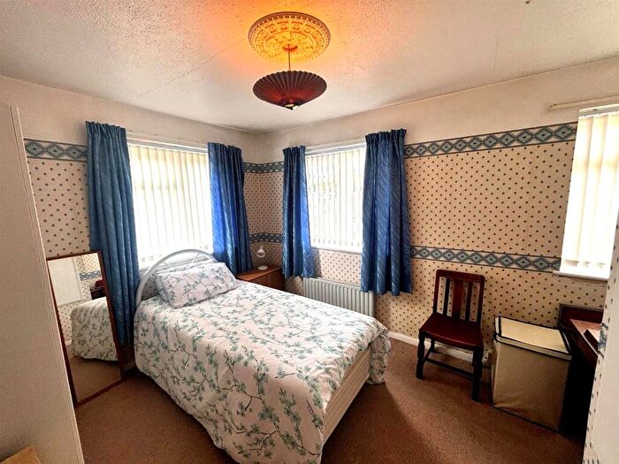 2 Bedroom End Of Terrace House For Sale In Charing Road, Gillingham, ME8
