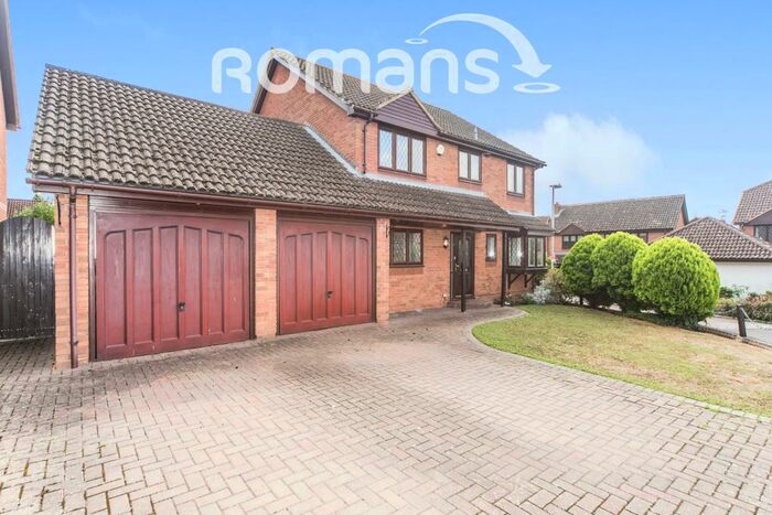 4 Bedroom Detached House To Rent In The Woodlands, Wokingham, RG41