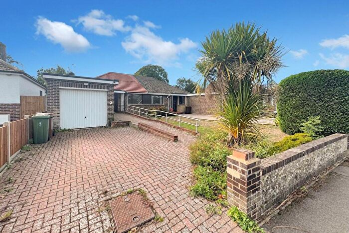 2 Bedroom Semi-Detached Bungalow For Sale In Grain Road, Wigmore, Gillingham, ME8