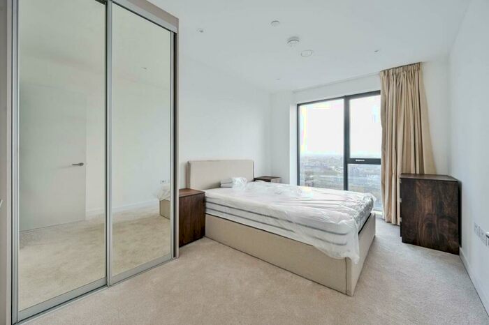 2 Bedroom Flat To Rent In Reed Avenue, Bow, London, E3