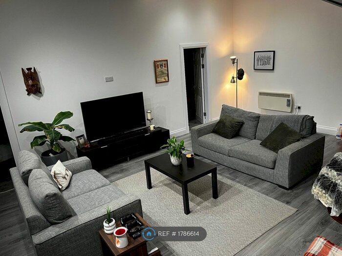 2 Bedroom Flat To Rent In Water Lane, Kilmarnock, KA1