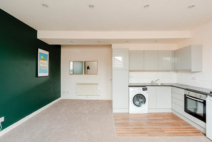 2 Bedroom Flat For Sale In Bishop Lane, Bishopston, Bristol, BS7