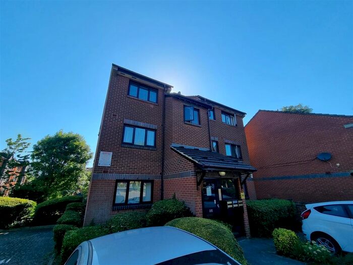 2 Bedroom Flat To Rent In Abbey Drive, London, SW17