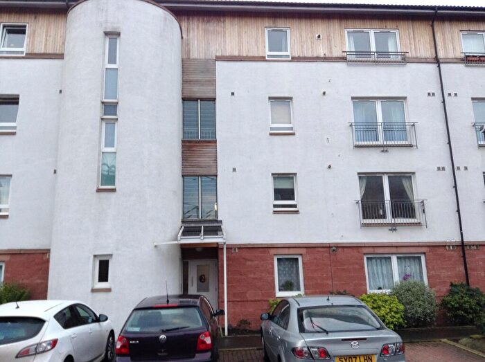 2 Bedroom Flat To Rent In Albion Gardens, Edinburgh, EH7