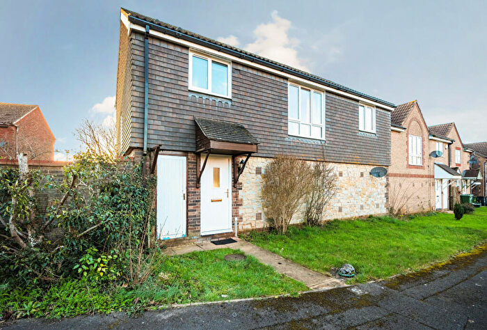 2 Bedroom Apartment For Sale In Long Croft, Yate, Bristol, Gloucestershire, BS37