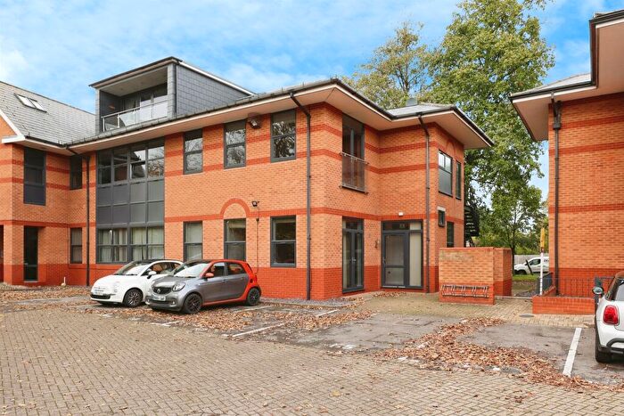 2 Bedroom Apartment For Sale In Furlong Road, Bourne End, SL8