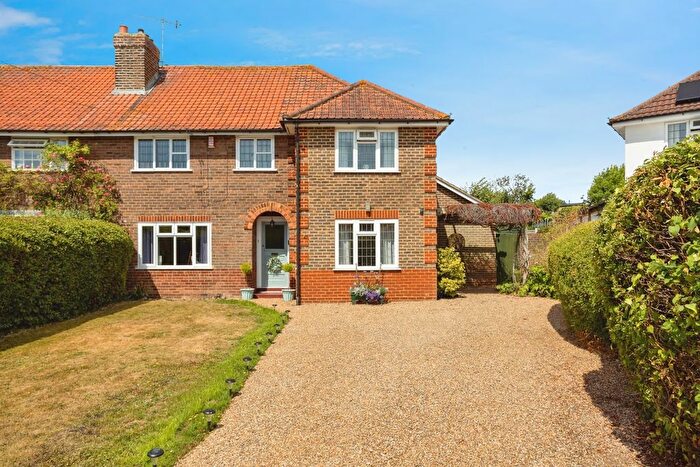 4 Bedroom Semi-Detached House For Sale In Estridge Way, Tonbridge, Kent, TN10