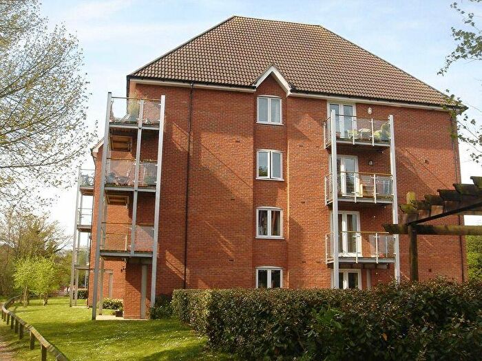 2 Bedroom Flat To Rent In Alton, GU34