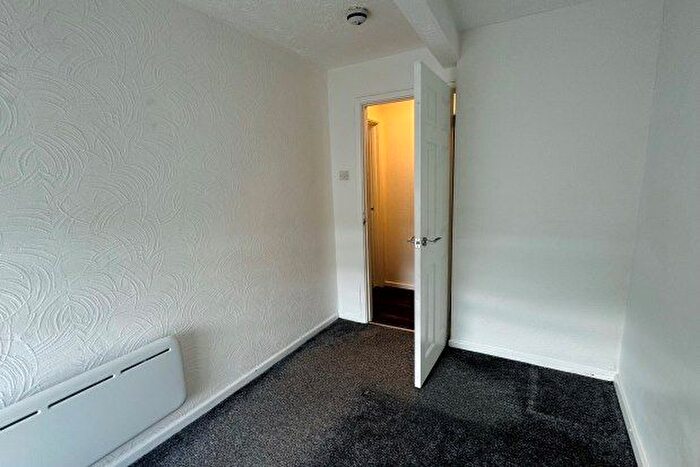 1 Bedroom Flat To Rent In Lammas Street, Carmarthen, SA31