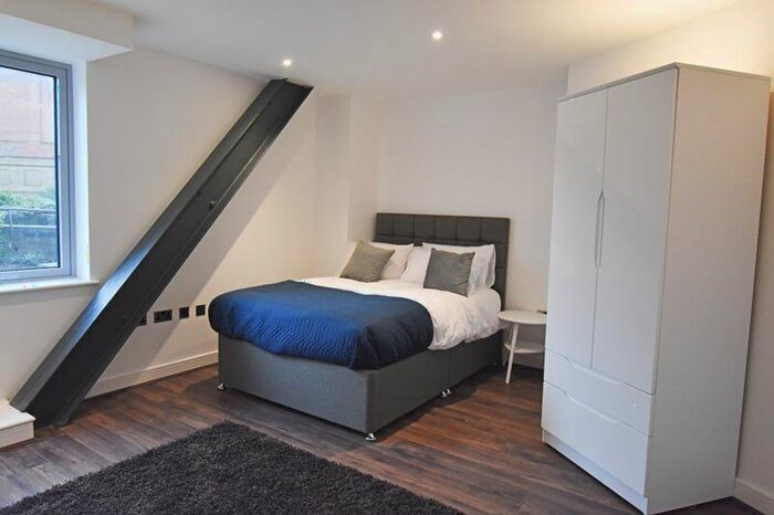 Studio To Rent In Churchill Place, Basingstoke, RG21