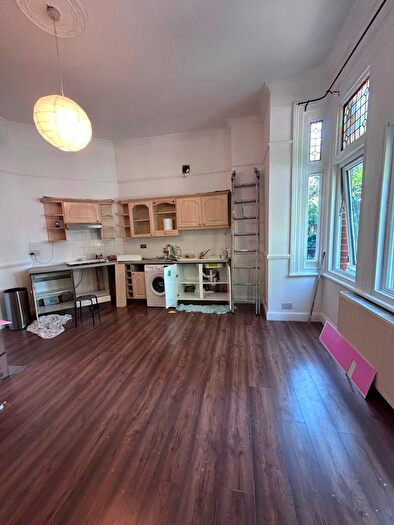 2 Bedroom Flat To Rent In Mount Nod Road, London, SW16