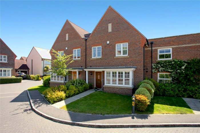 4 Bedroom Terraced House For Sale In Oakford Park, Halnaker, Chichester, West Sussex, PO18