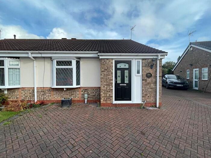 2 Bedroom Bungalow For Sale In The Queensway, Hull, HU6