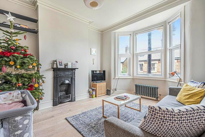 2 Bedroom Maisonette To Rent In Third Cross Road, Twickenham, TW2