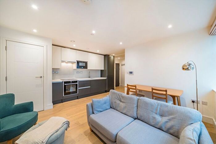 1 Bedroom Flat To Rent In Abbeville Road, Clapham, SW4
