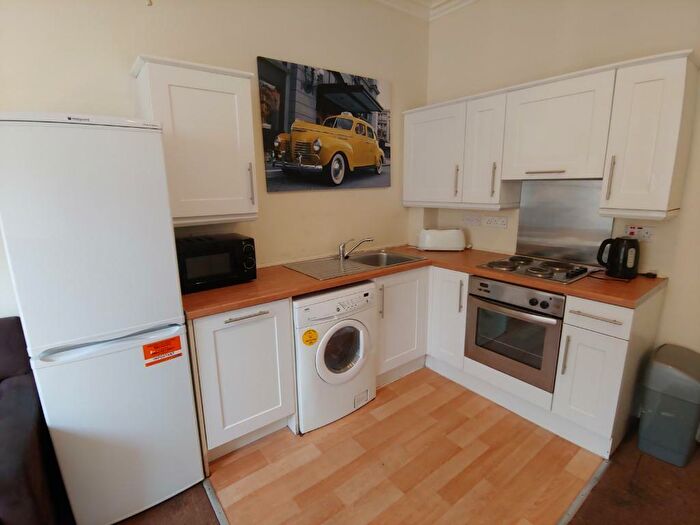 3 Bedroom Flat To Rent In Upper Grove Place, West End, Edinburgh, EH3