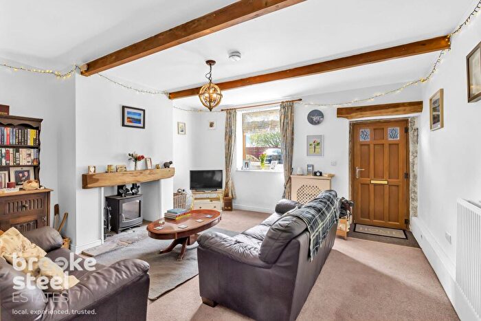 3 Bedroom Cottage For Sale In Rochdale Road, Edenfield, BL0