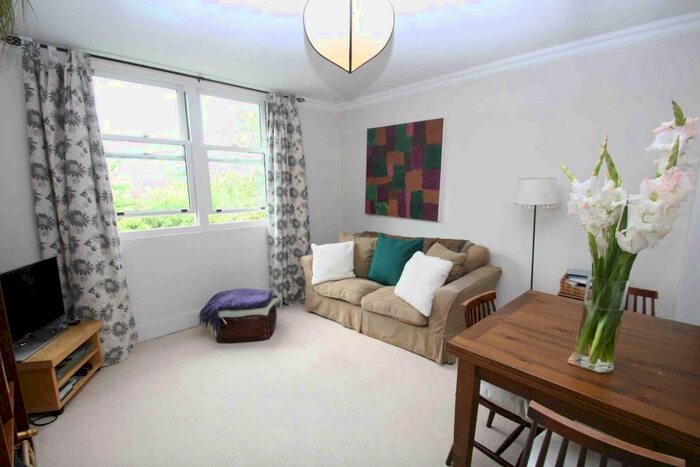 1 Bedroom Flat To Rent In West Hill, London SW15