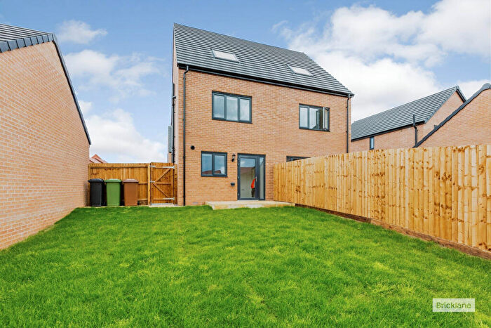 3 Bedroom Town House To Rent In Eleanor Drive, Glenvale Park, Wellingborough, NN8