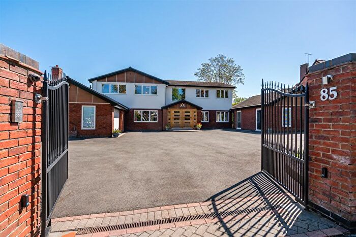 4 Bedroom Detached House For Sale In Alderbrook Road, Solihull, B91