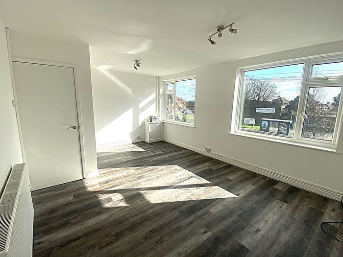 3 Bedroom Flat To Rent In Collingwood Drive, Birmingham, B43