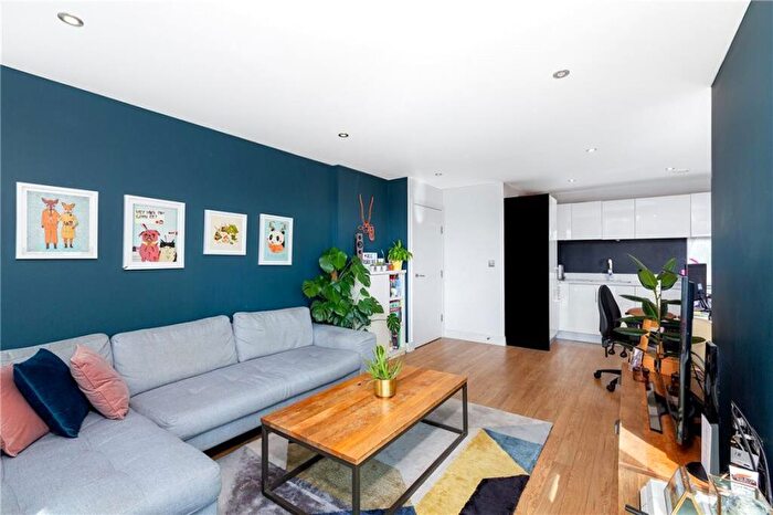 1 Bedroom Flat To Rent In Verdigris Apartments, London, E2