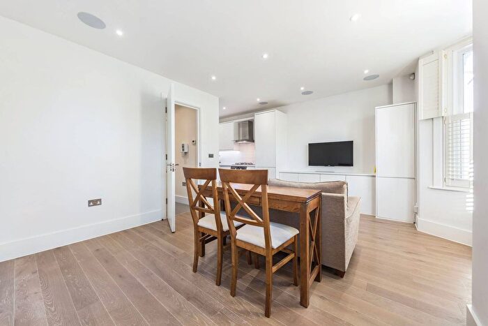 1 Bedroom Flat To Rent In Bramber Road, Barons Court, London, W14