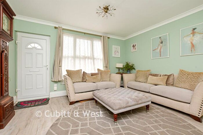 3 Bedroom Detached House For Sale In Rolleston Road, South Croydon, Surrey, CR2