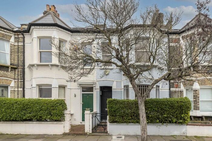 4 Bedroom Property To Rent In Kimberley Road, London, SW9