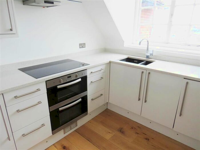 2 Bedroom Flat To Rent In Pevensey Road, St. Leonards-On-Sea, TN38