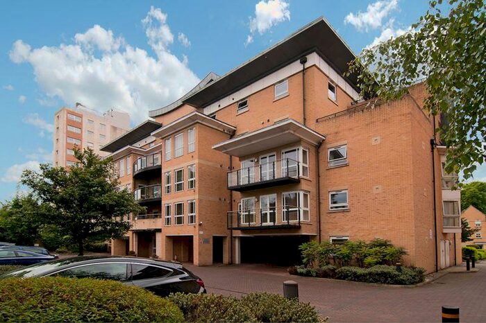 2 Bedroom Flat To Rent In Axiom Appartments Sparkes Close, BR2