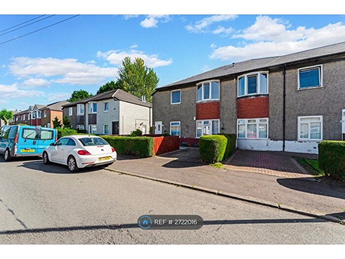 3 Bedroom Flat To Rent In Muirdrum Avenue, Glasgow, G52