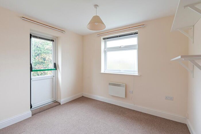 2 Bedroom Apartment To Rent In Moorland Close, Witney, OX28