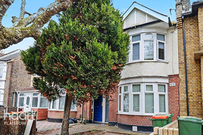 3 Bedroom Maisonette For Sale In Terrace Road, London, E13