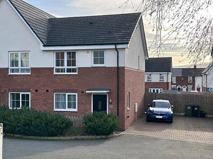 3 Bedroom Semi-Detached House To Rent In Brettell Lane, Stourbridge, DY8