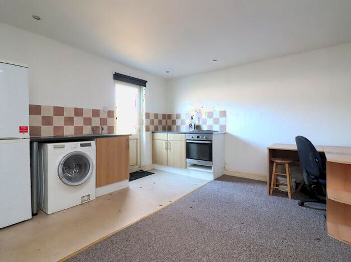 Studio To Rent In Tremona Road, Southampton, SO16