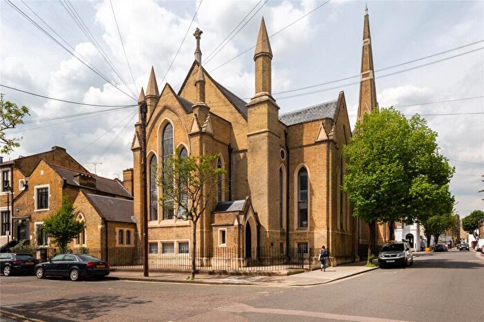 2 Bedroom Apartment To Rent In Devonia Road, London, N1