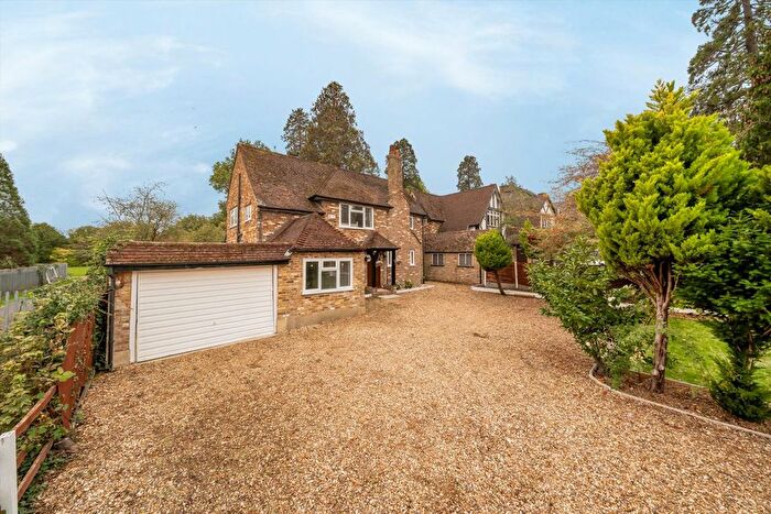 6 Bedroom Detached House To Rent In Warren Road, Uxbridge, UB10