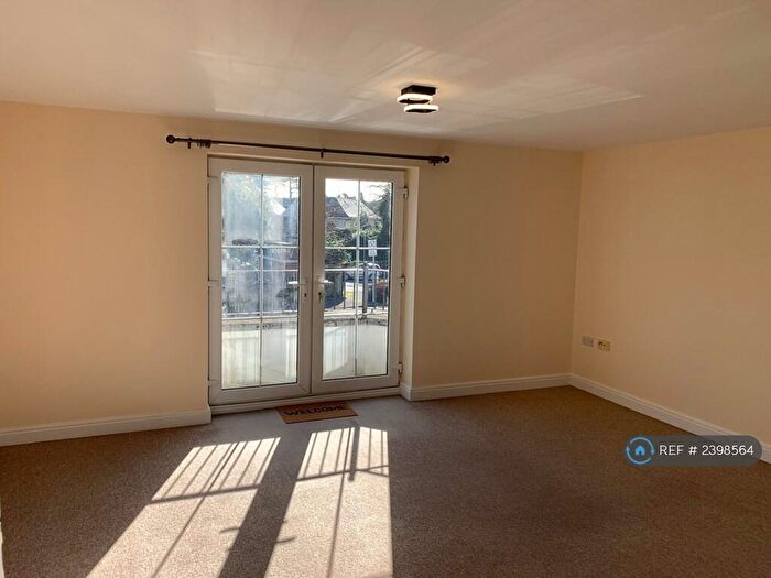 2 Bedroom Flat To Rent In Talbot Road, Bournemouth, BH9