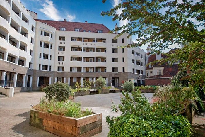 3 Bedroom Flat To Rent In Levita House, Euston, NW1