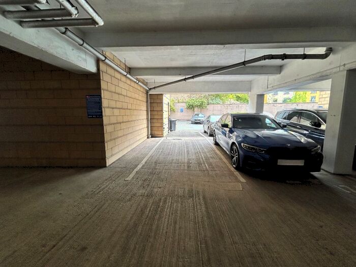 Garage / Parking To Rent In High Riggs, Tollcross, Edinburgh, EH3