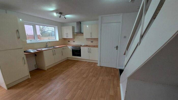 3 Bedroom Town House To Rent In Ennerdale, Skelmersdale WN8