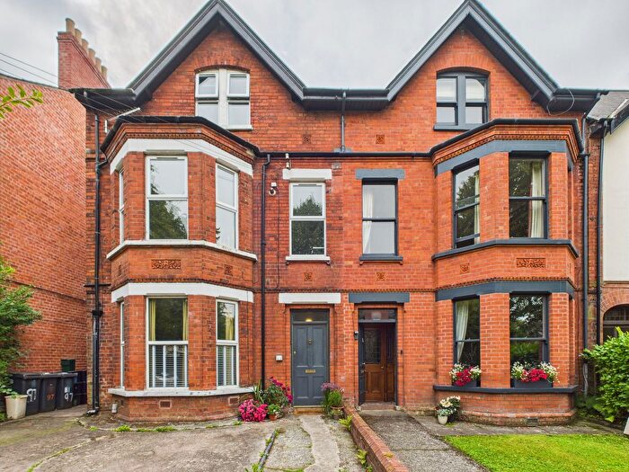 2 Bedroom Flat To Rent In South Parade, Ravenhill Road, Belfast, BT7