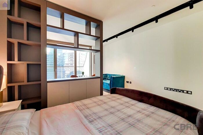 Apartment To Rent In Park Drive, London, E14