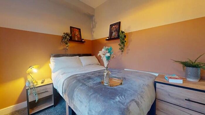 5 Bedroom Terraced House To Rent In Ash View, Headingley, Leeds, LS6