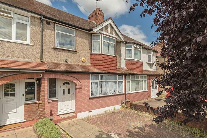 1 Bedroom Flat To Rent In Wadham Gardens, Greenford, UB6