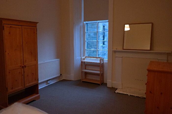 5 Bedroom Flat To Rent In Hillhead Street, Hillhead, Glasgow, G12