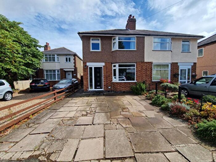 3 Bedroom Semi-Detached House For Sale In Percival Road, Rugby, CV22